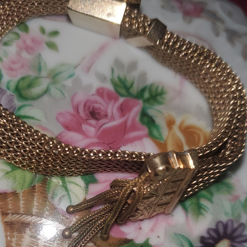 Antique Victorian Era woven gold mesh bracelet - Picture 7 of 16